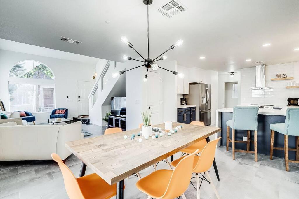 Tpc Westworld Stylish 4 Bed Private Hottub Apartment