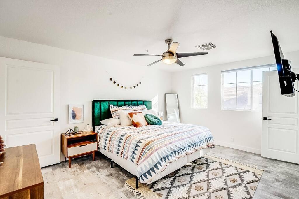 Apartment Tpc Westworld Stylish 4 Bed Private Hottub